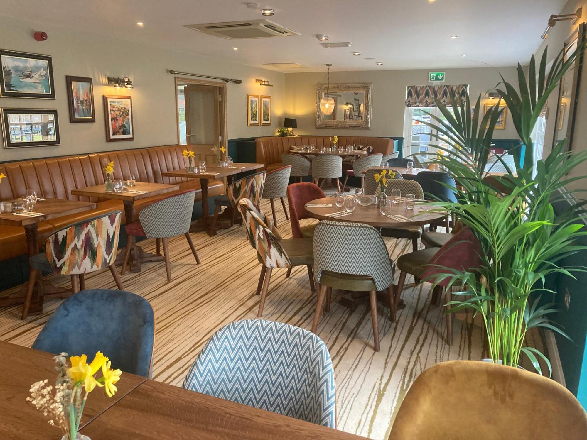 The Britannia Inn & Waves Restaurant St Austell Kültér fotó